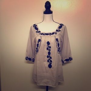 L’affaire embroidered top